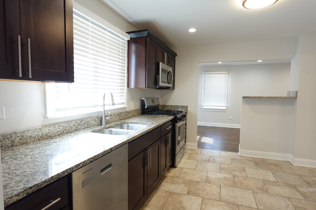 5834 W 89th Place - Photo 9
