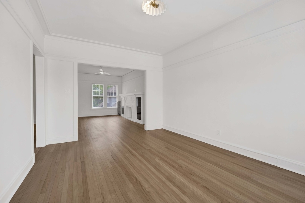 2107 W Eastwood Avenue - Photo 11
