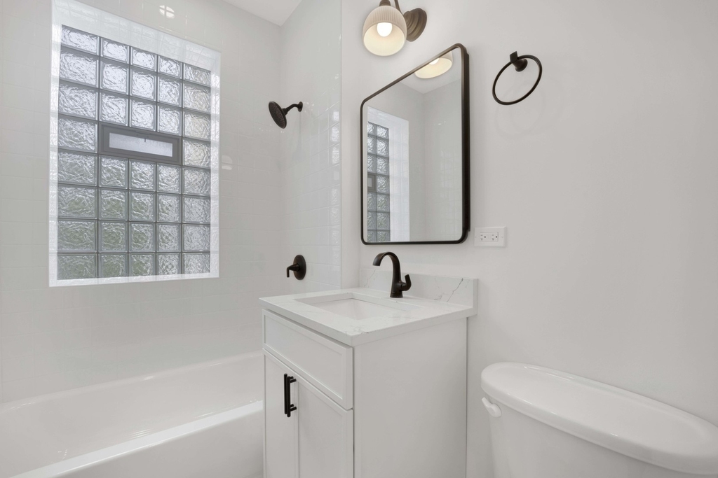 2107 W Eastwood Avenue - Photo 14