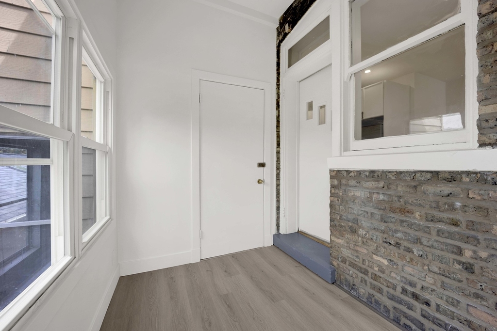 2107 W Eastwood Avenue - Photo 16