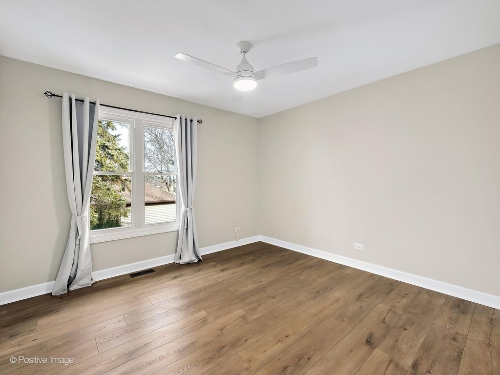 887 Braintree Lane - Photo 16