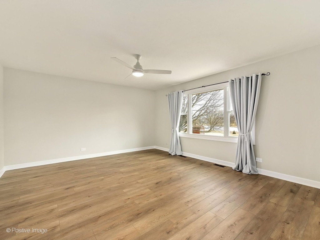 887 Braintree Lane - Photo 14