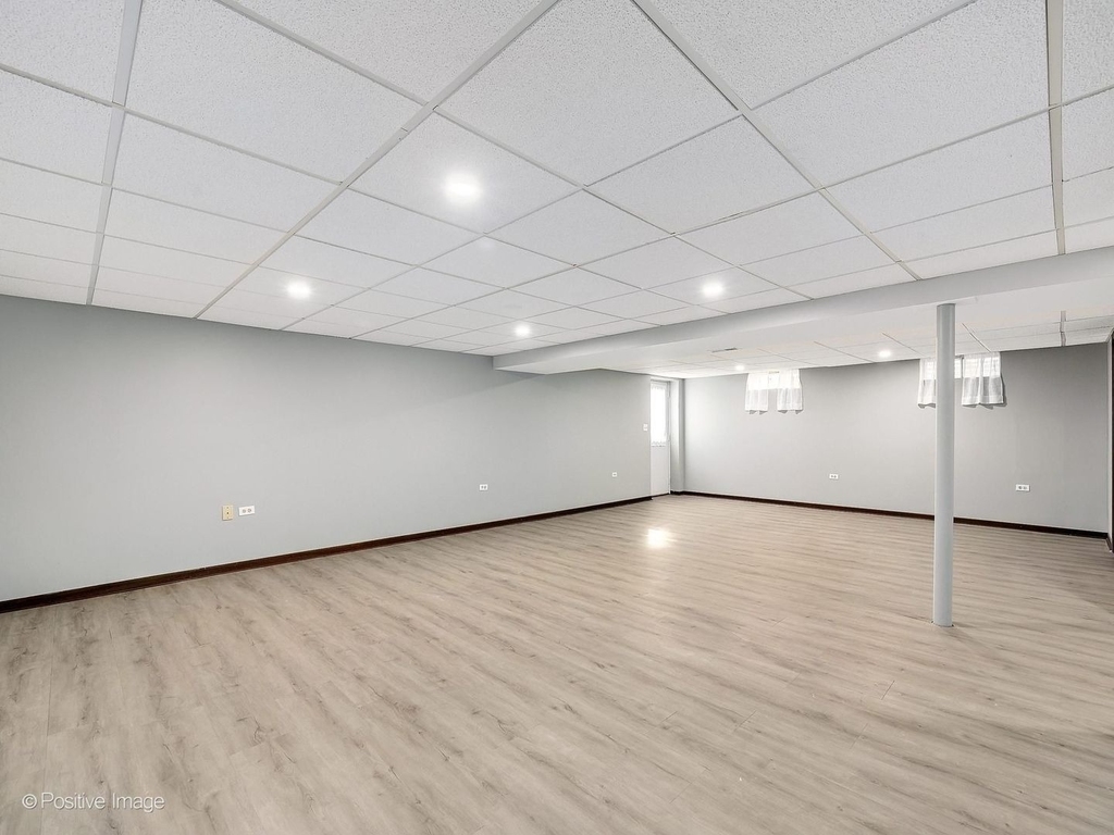 887 Braintree Lane - Photo 20