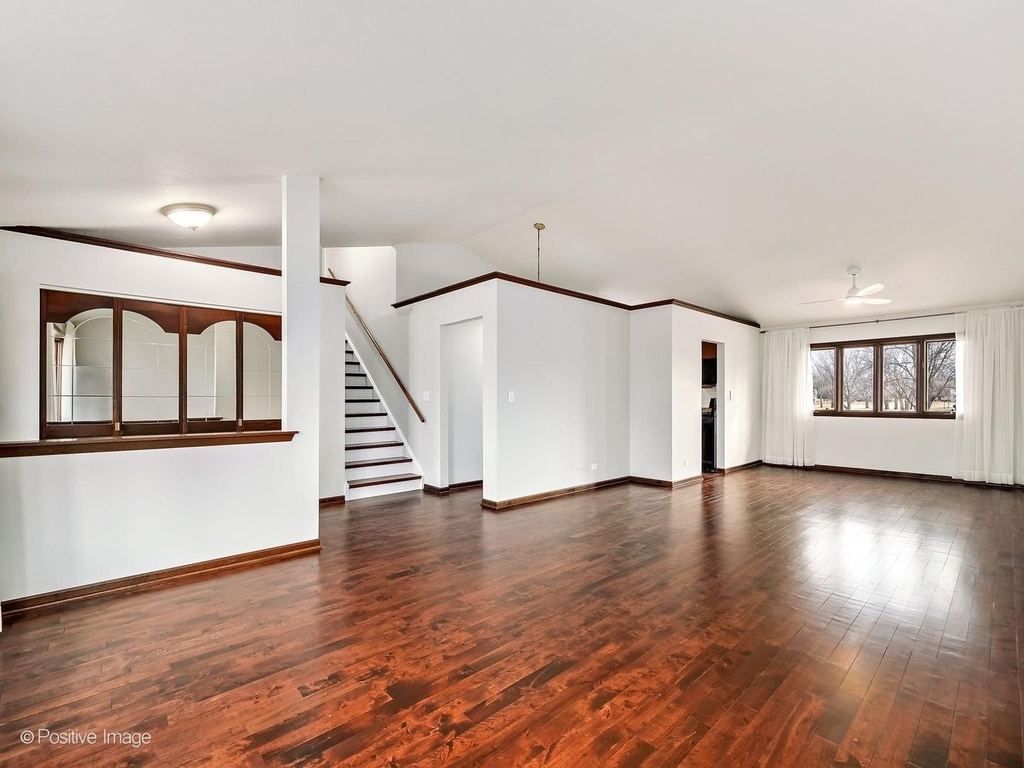 887 Braintree Lane - Photo 3