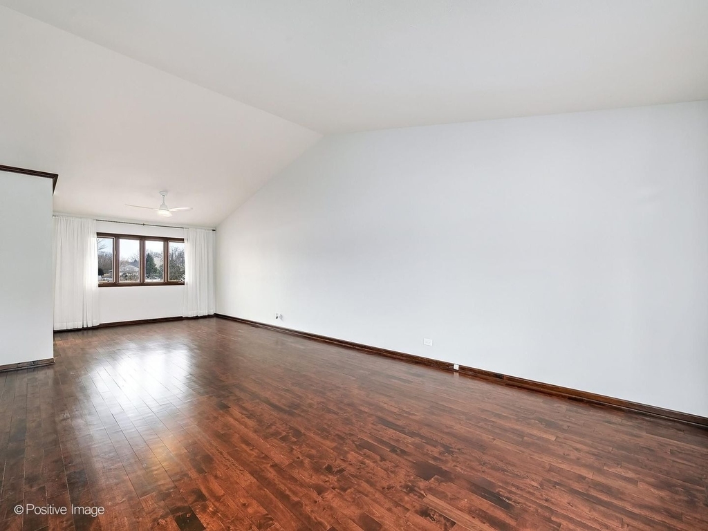 887 Braintree Lane - Photo 4