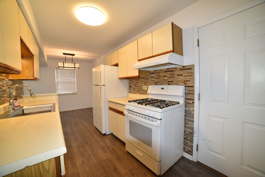437 N Cambridge Drive - Photo 8