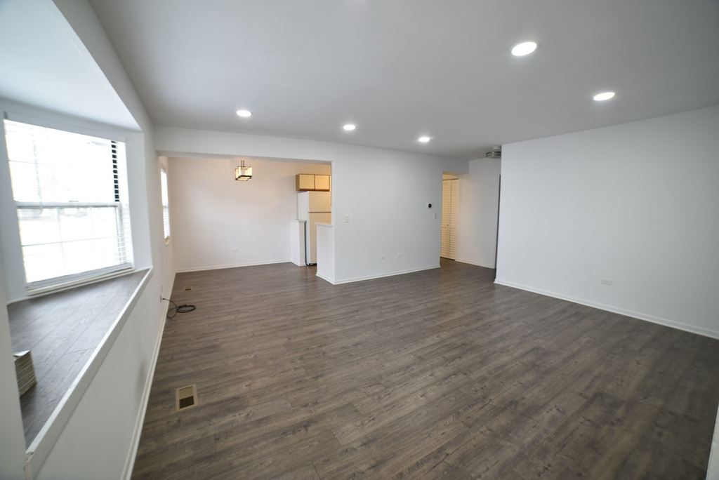 437 N Cambridge Drive - Photo 1