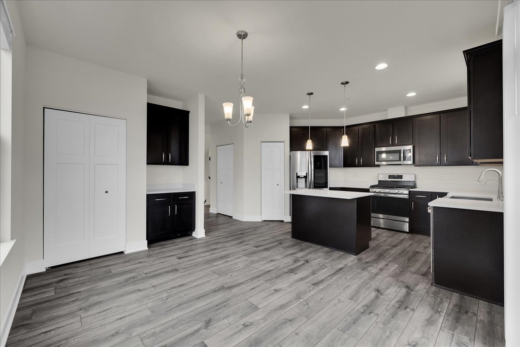 29w710 Cambridge Court - Photo 4