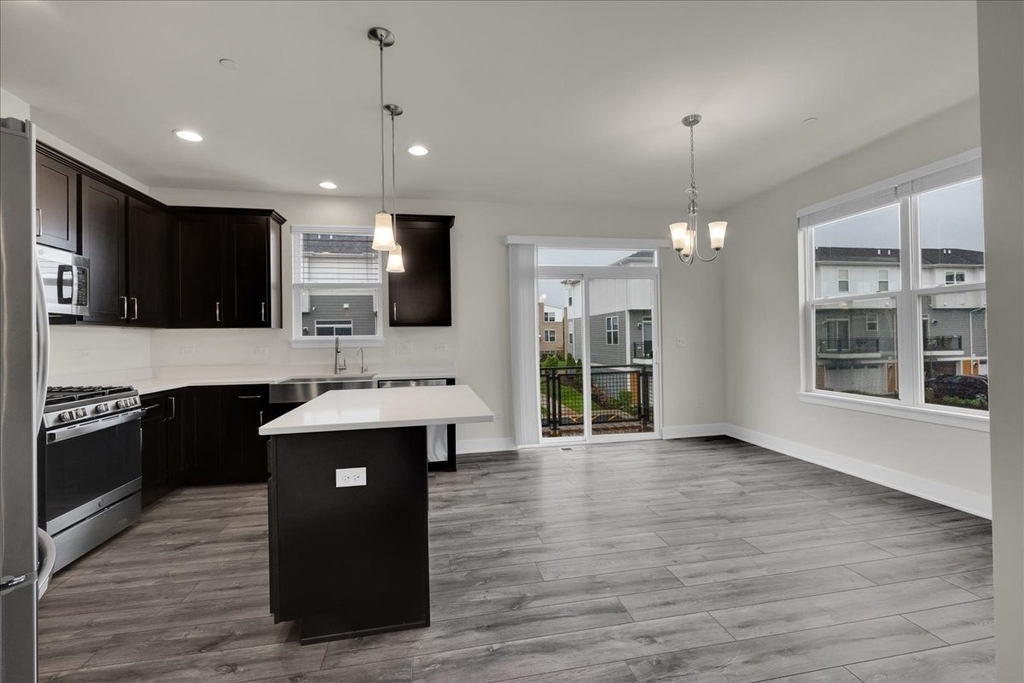 29w710 Cambridge Court - Photo 3