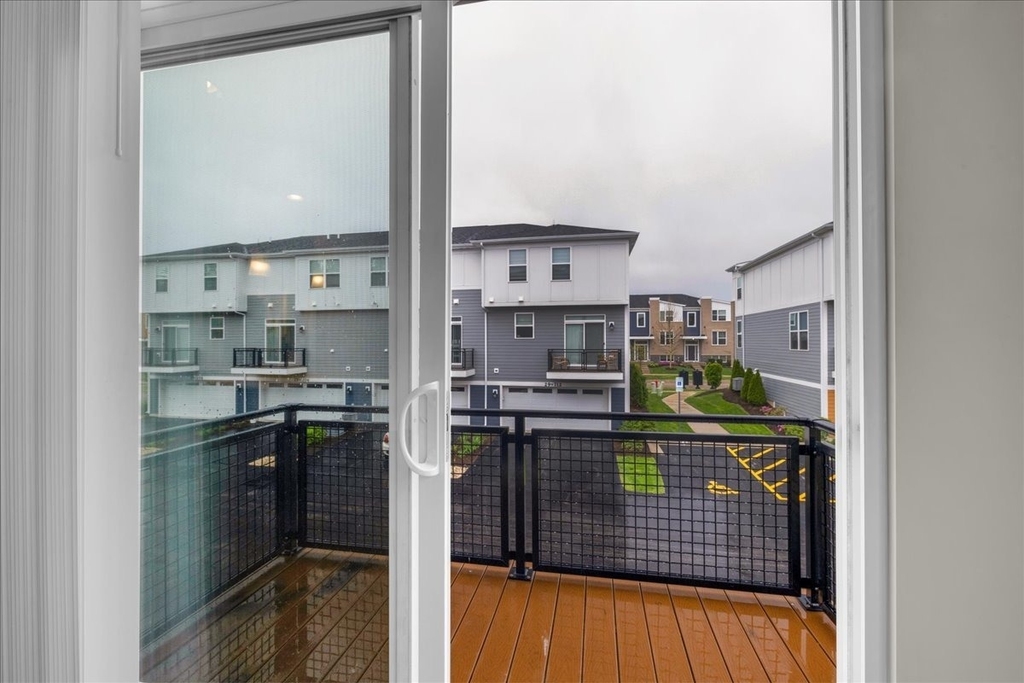 29w710 Cambridge Court - Photo 6