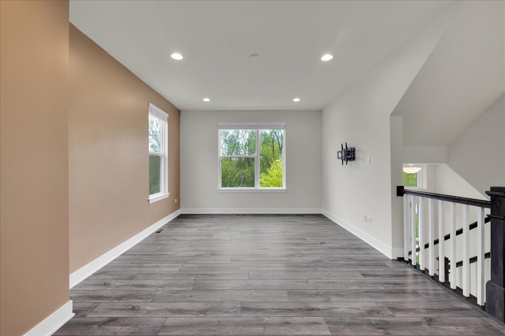 29w710 Cambridge Court - Photo 8