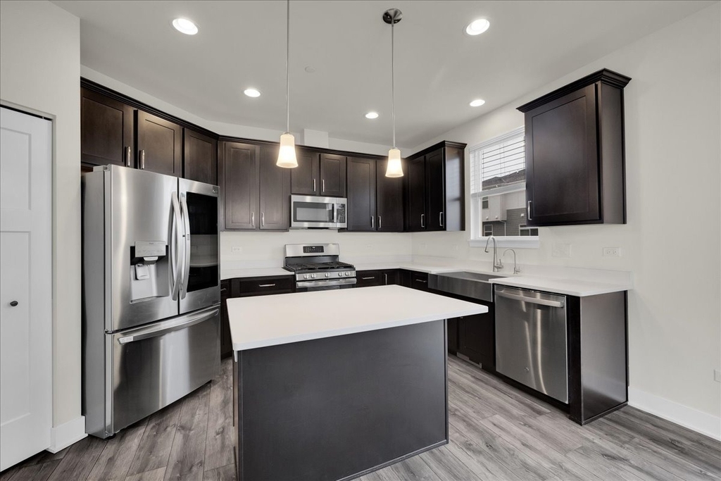 29w710 Cambridge Court - Photo 2