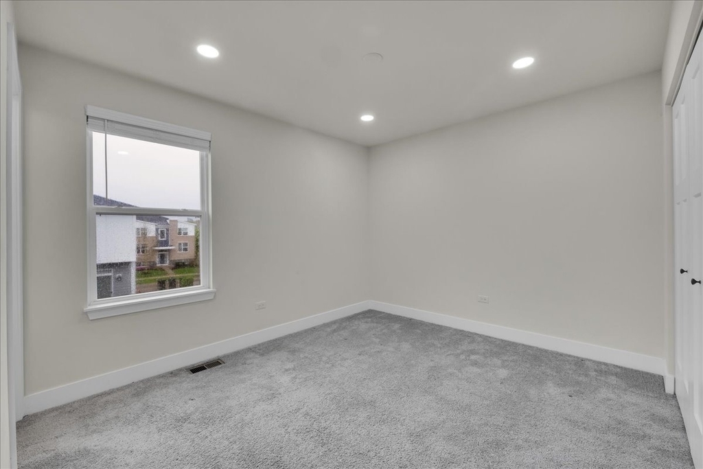 29w710 Cambridge Court - Photo 16