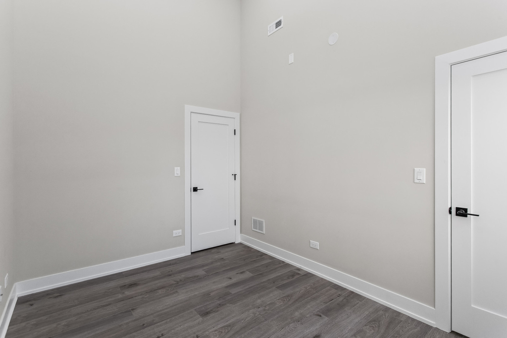 3214 W Lawrence Avenue - Photo 5