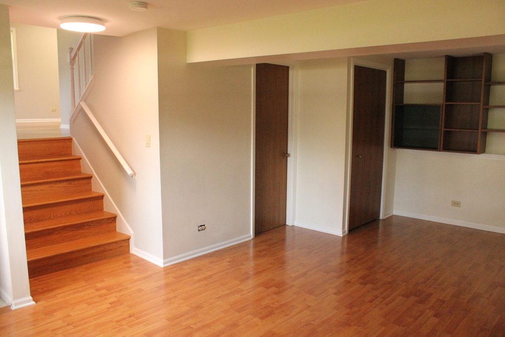 410 Ashwood Court - Photo 8