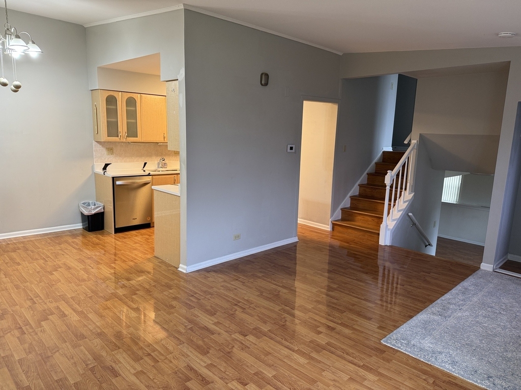 410 Ashwood Court - Photo 1
