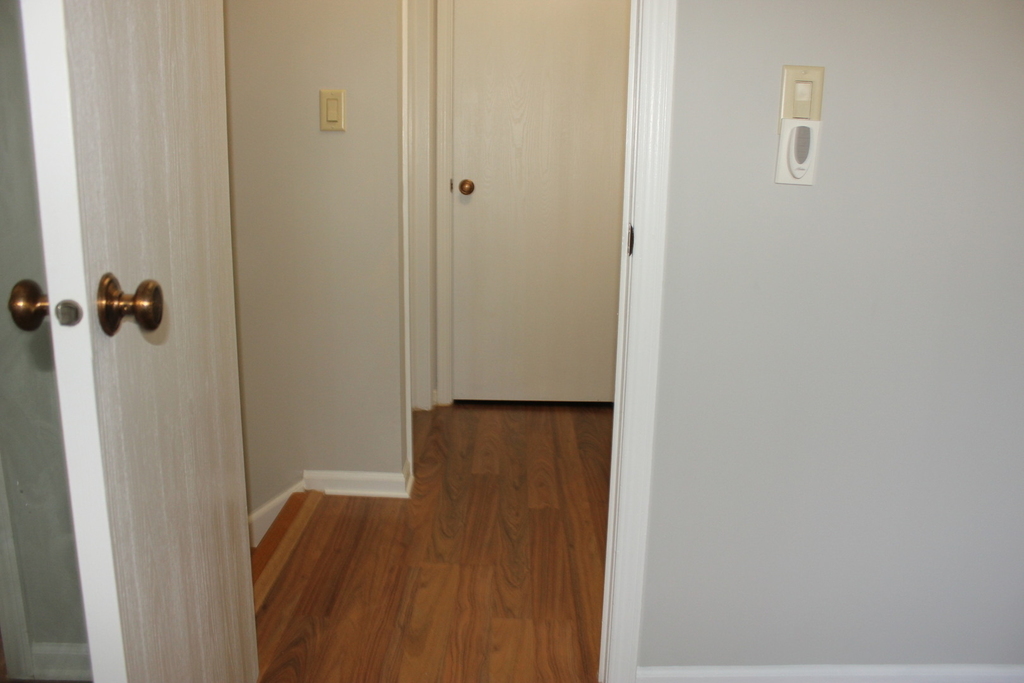410 Ashwood Court - Photo 13