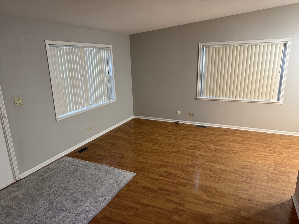 410 Ashwood Court - Photo 3