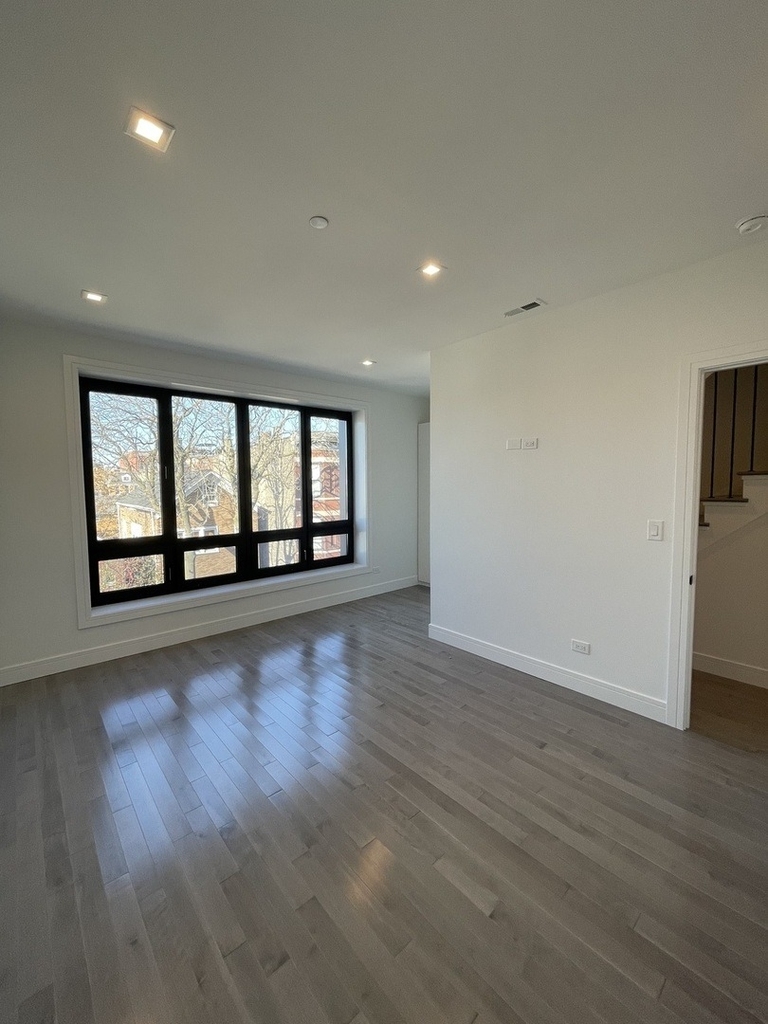 719 N Elizabeth Street - Photo 10