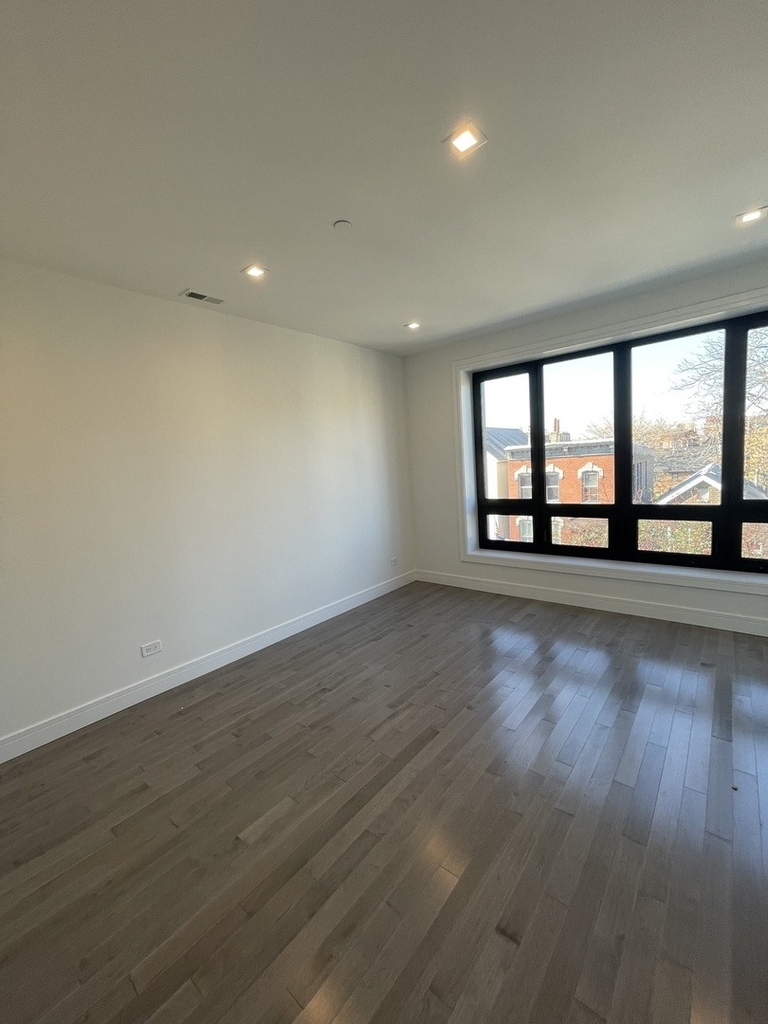 719 N Elizabeth Street - Photo 9