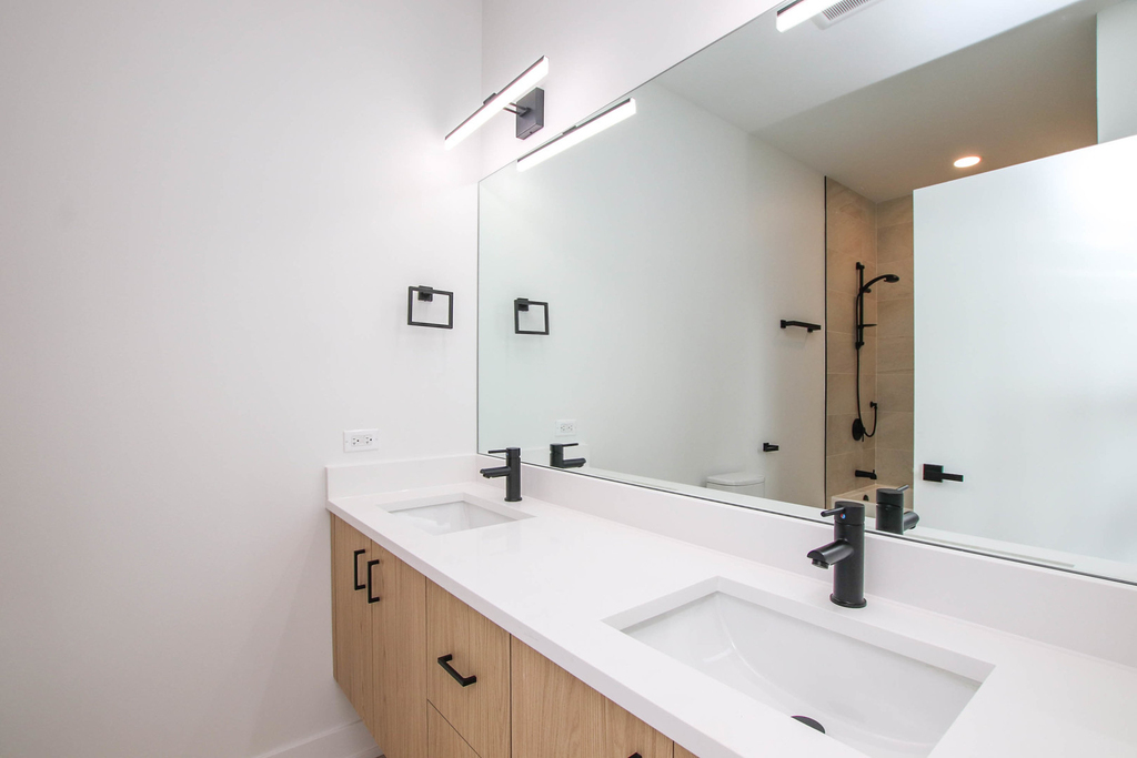 1001 N Milwaukee Avenue - Photo 12