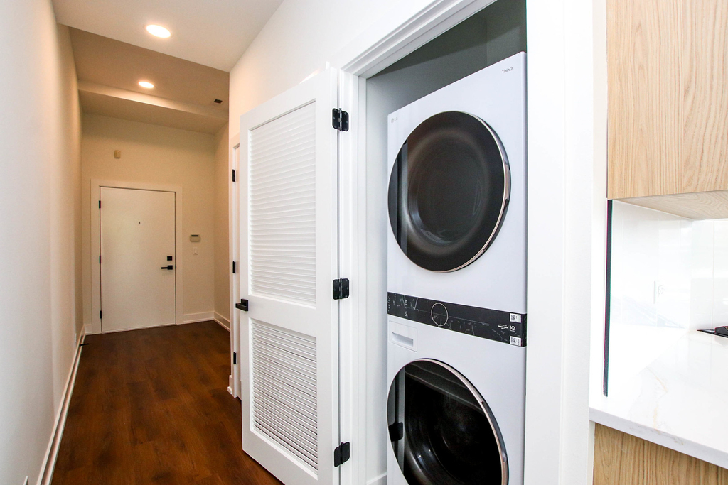 1001 N Milwaukee Avenue - Photo 8
