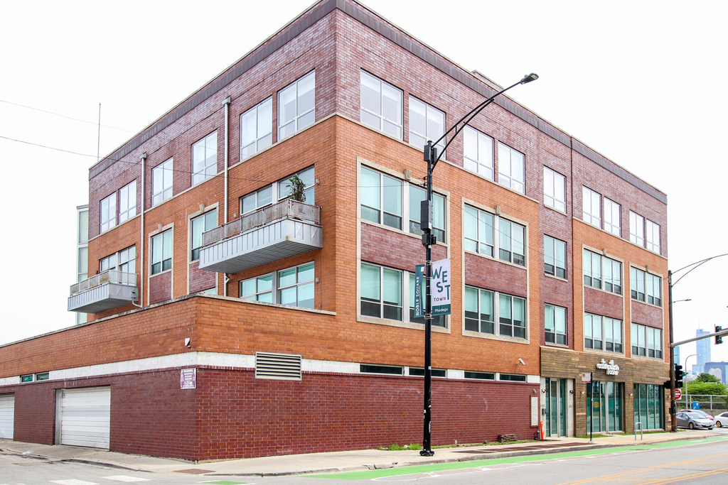 1001 N Milwaukee Avenue - Photo 0