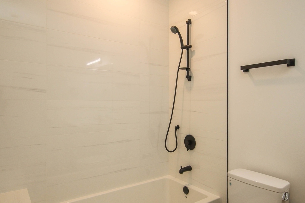 1001 N Milwaukee Avenue - Photo 16
