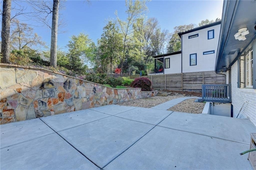 1227 Sheridan Road Ne - Photo 21