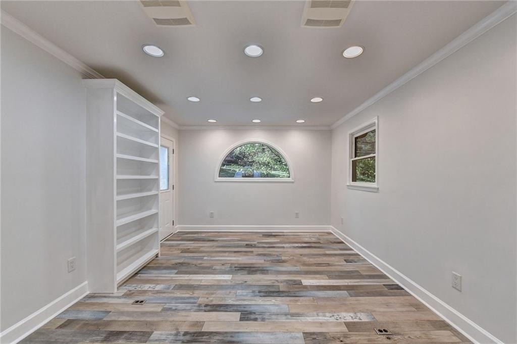 1227 Sheridan Road Ne - Photo 18