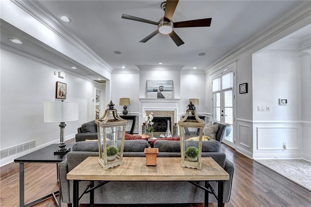 1227 Sheridan Road Ne - Photo 4