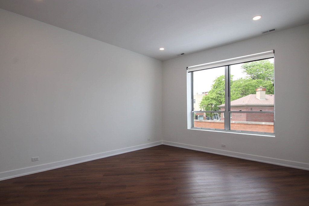 1001 N Milwaukee Avenue - Photo 6