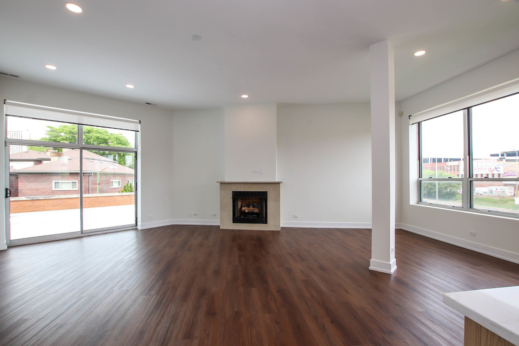 1001 N Milwaukee Avenue - Photo 3