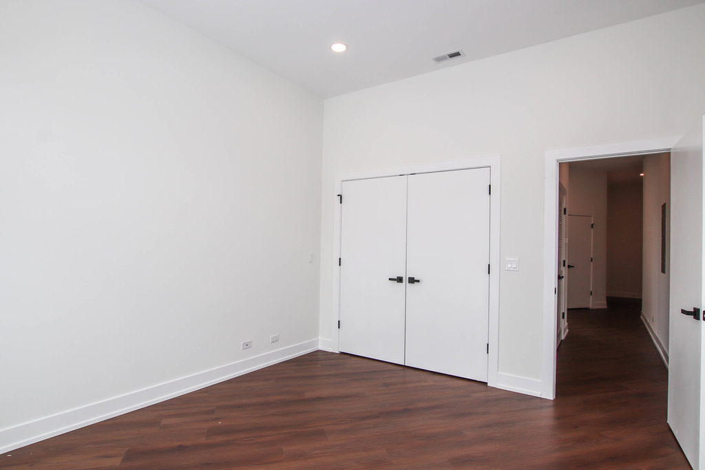 1001 N Milwaukee Avenue - Photo 12