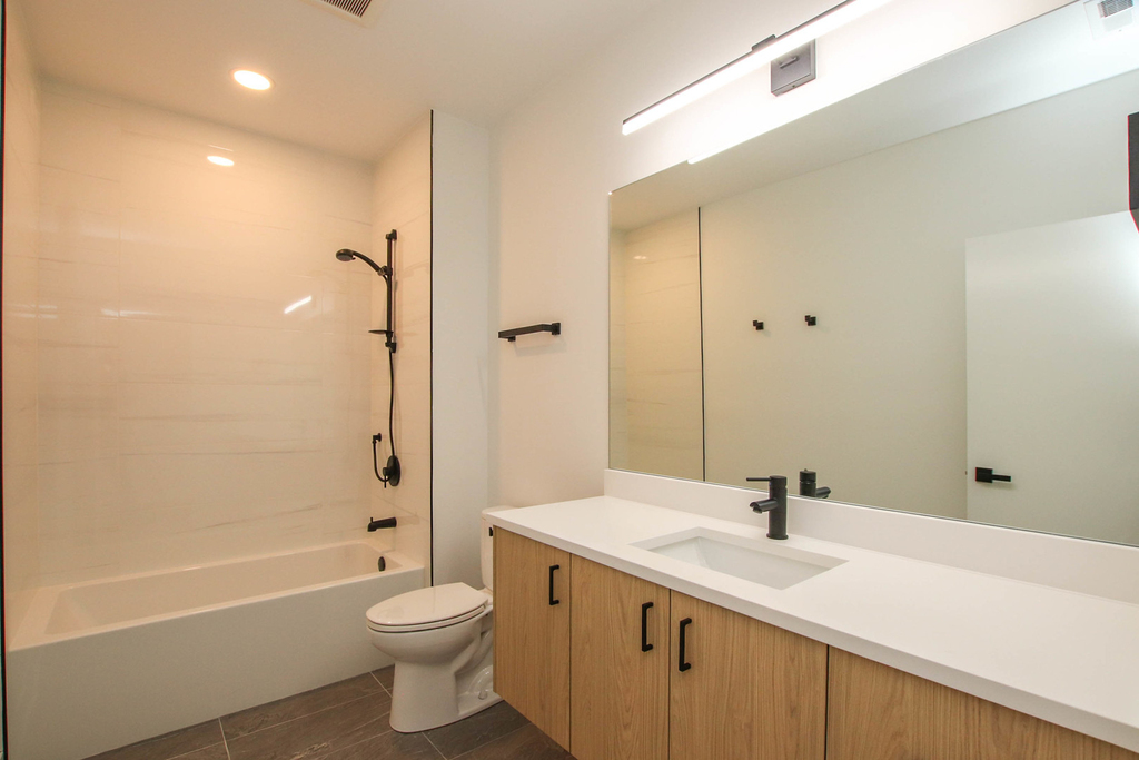 1001 N Milwaukee Avenue - Photo 13