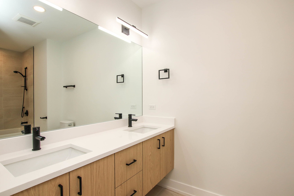 1001 N Milwaukee Avenue - Photo 9