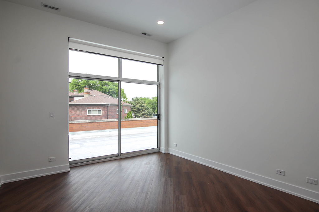 1001 N Milwaukee Avenue - Photo 11