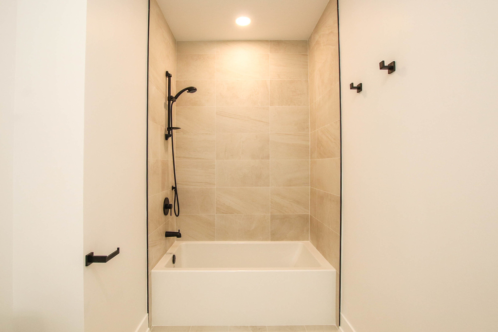 1001 N Milwaukee Avenue - Photo 8