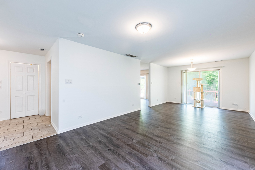 2722 Larkspur Lane - Photo 2