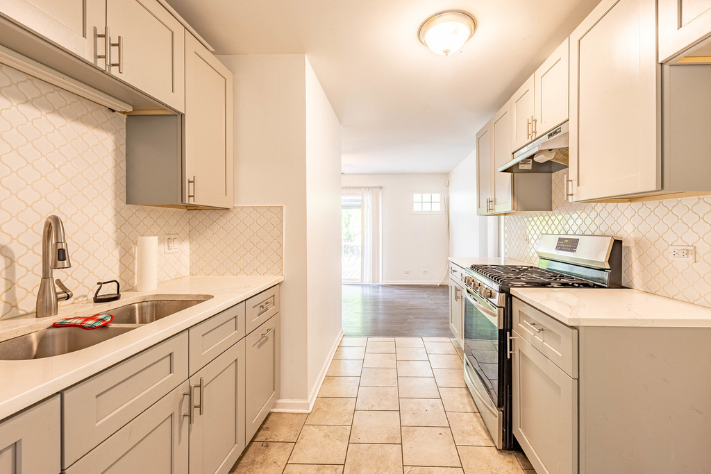 2722 Larkspur Lane - Photo 3