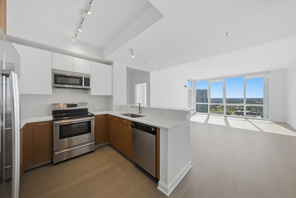 1629 S Prairie Avenue - Photo 5