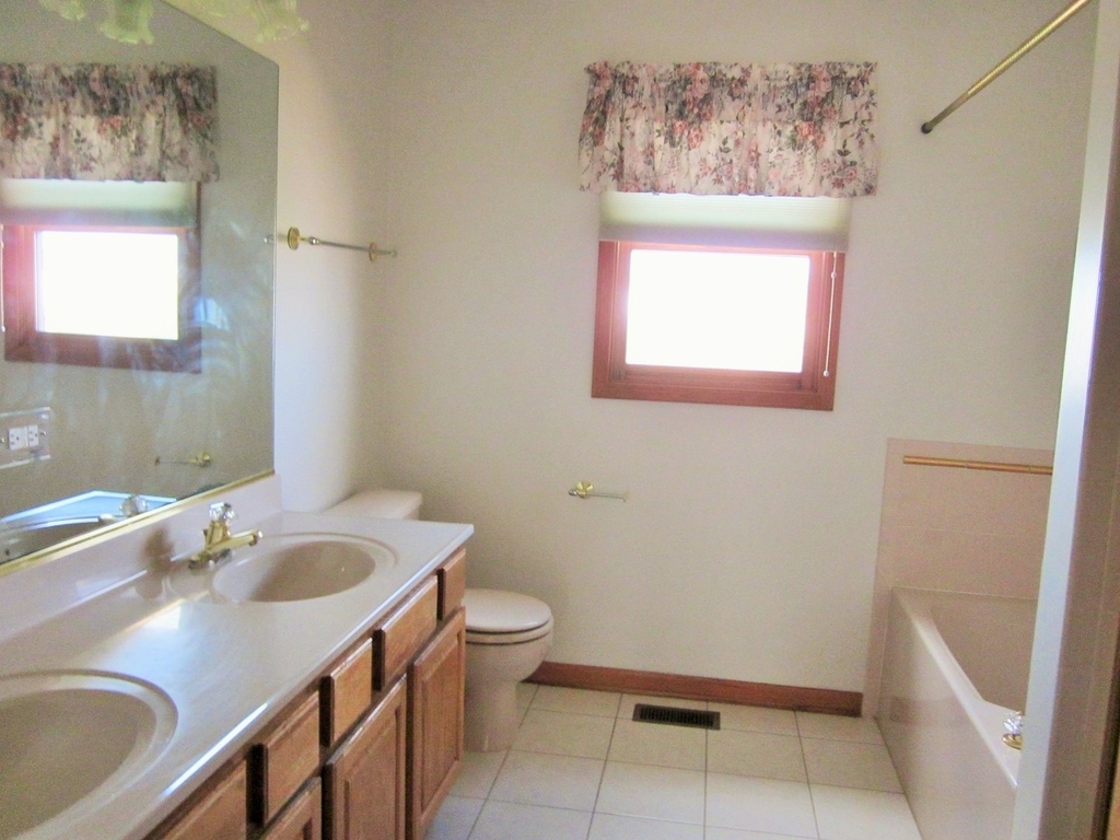 3690 Baybrook Drive - Photo 6