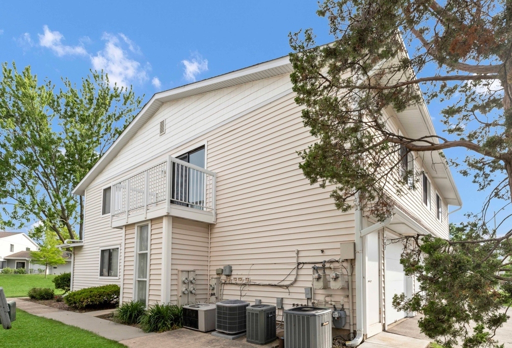 707 Sunfish Point - Photo 1