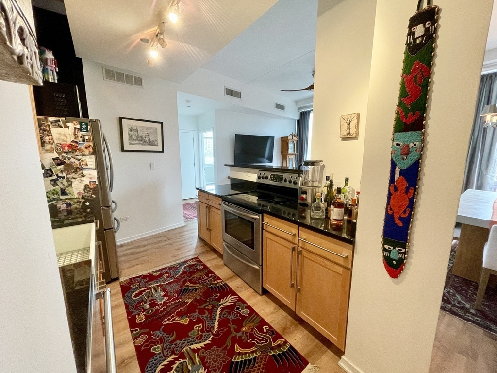 1000 W Leland Avenue - Photo 4
