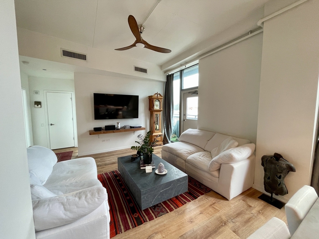 1000 W Leland Avenue - Photo 3