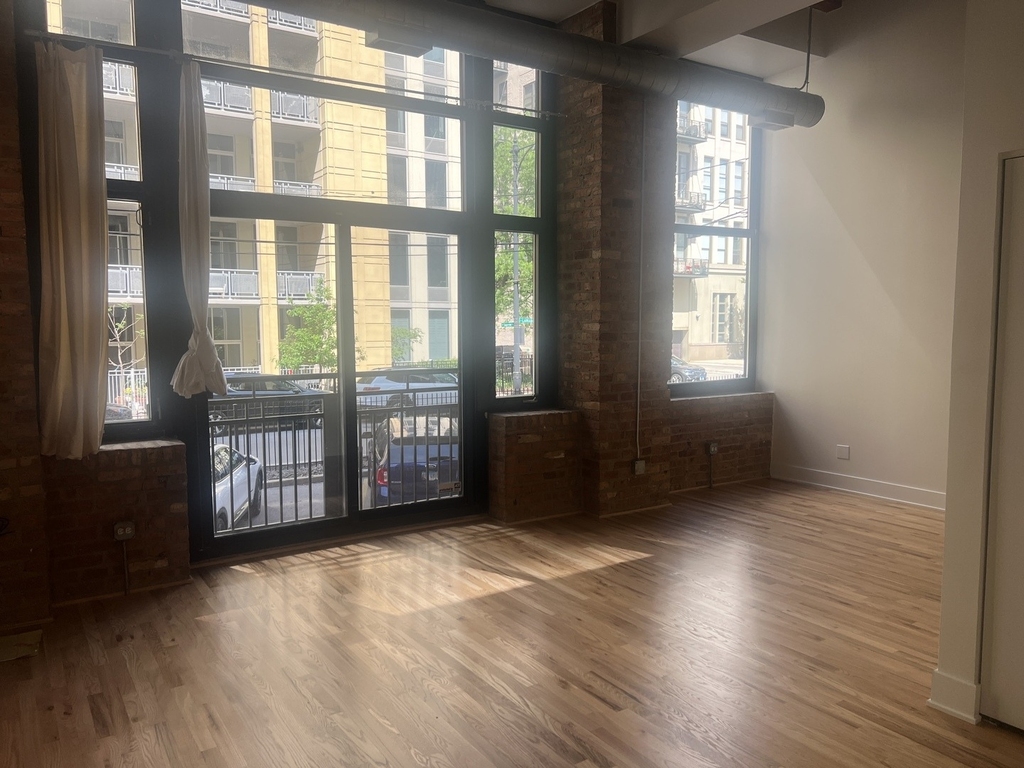 521 W Superior Street - Photo 2