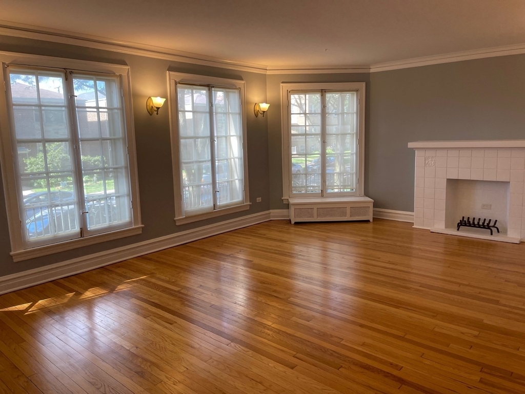 723 Dobson Street - Photo 2