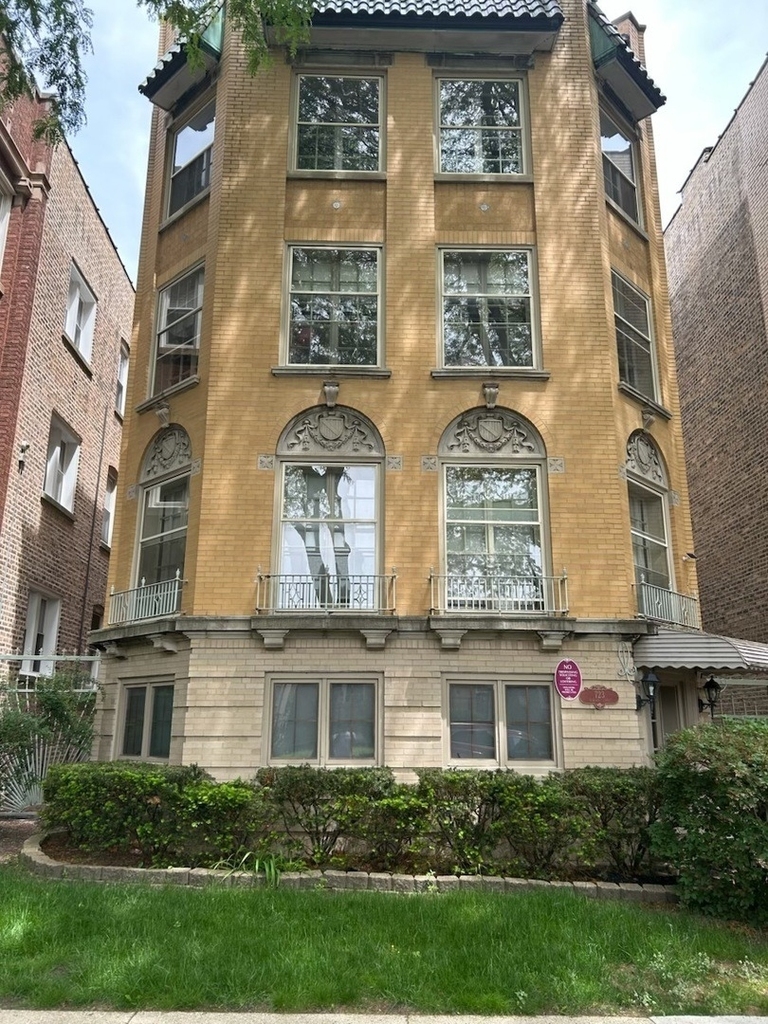 723 Dobson Street - Photo 0