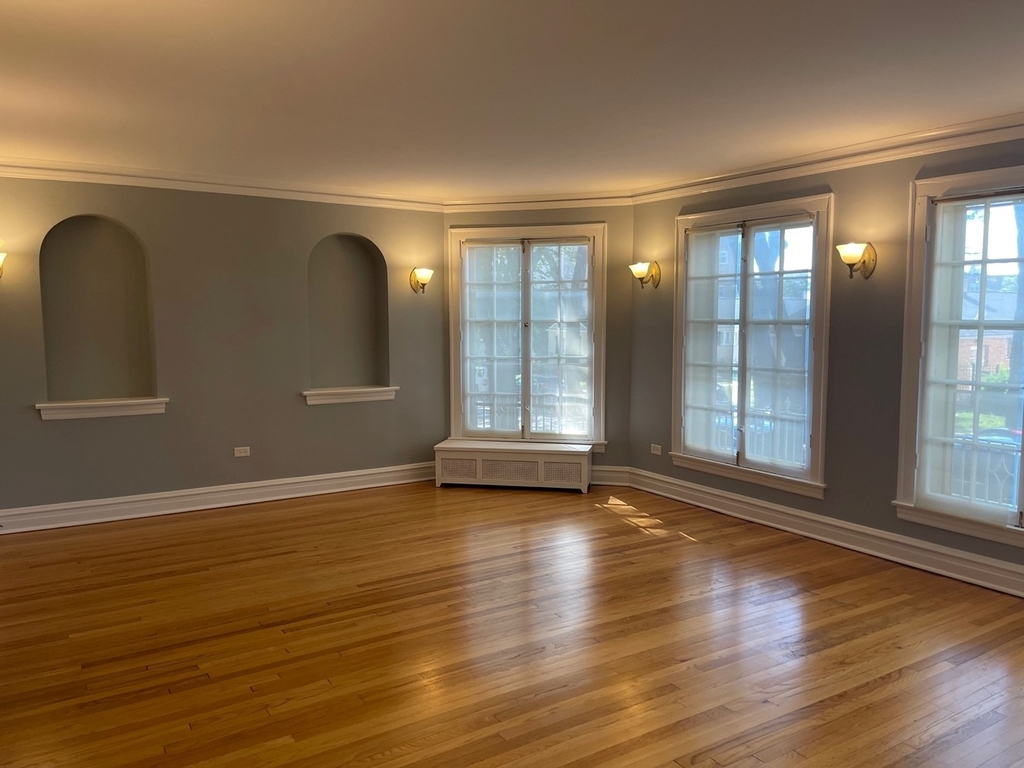 723 Dobson Street - Photo 1