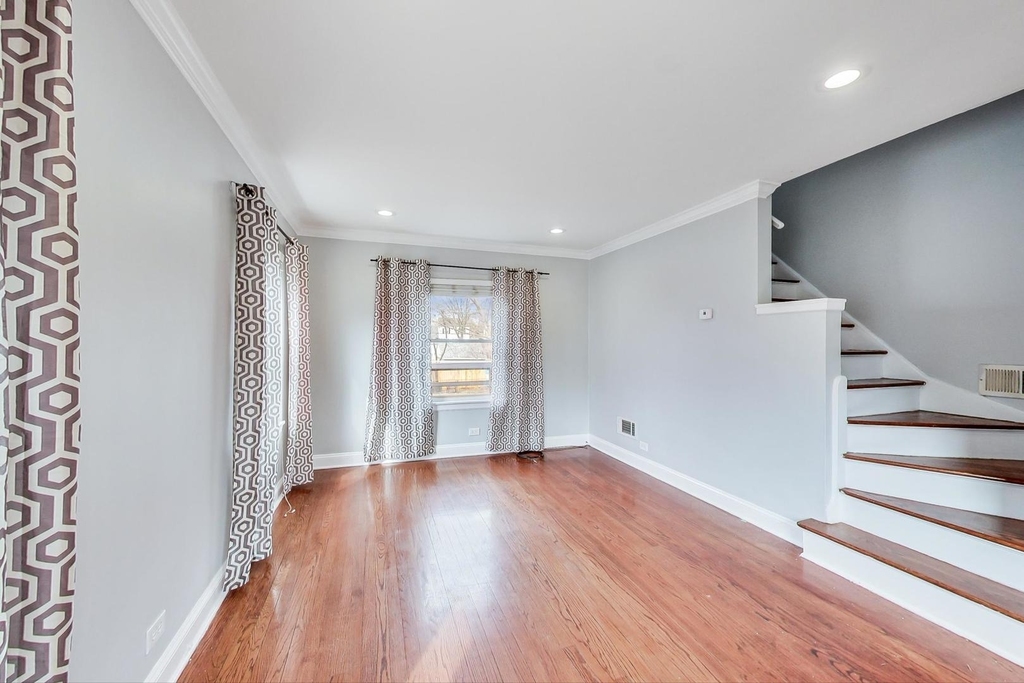 402 N Main Street - Photo 2